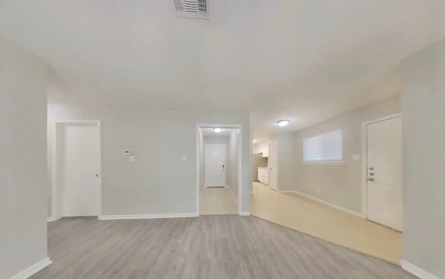 Building Photo - AVAILABLE NOW