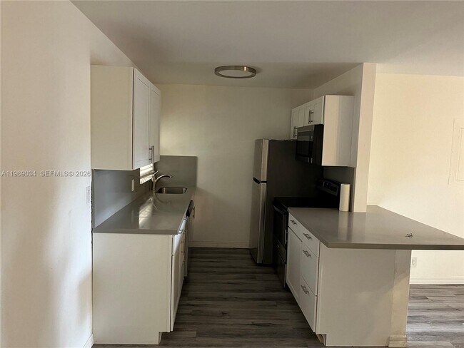 Building Photo - 92 Hendricks Isle