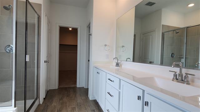 Building Photo - 10231 Sovereign Dr