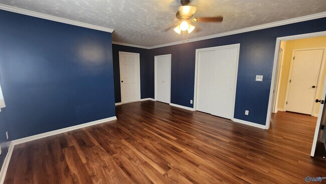 Building Photo - 11402 Hillwood Dr SE