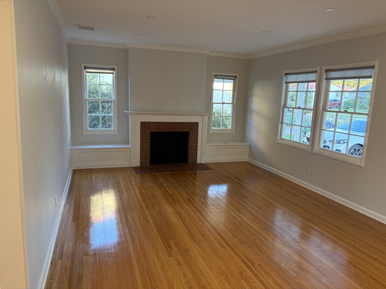 Building Photo - 851 Graynold Ave