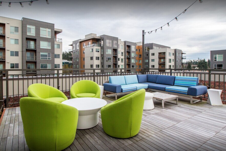 Building Photo - 15566 Northeast 22nd Place-SI FL8-ID617