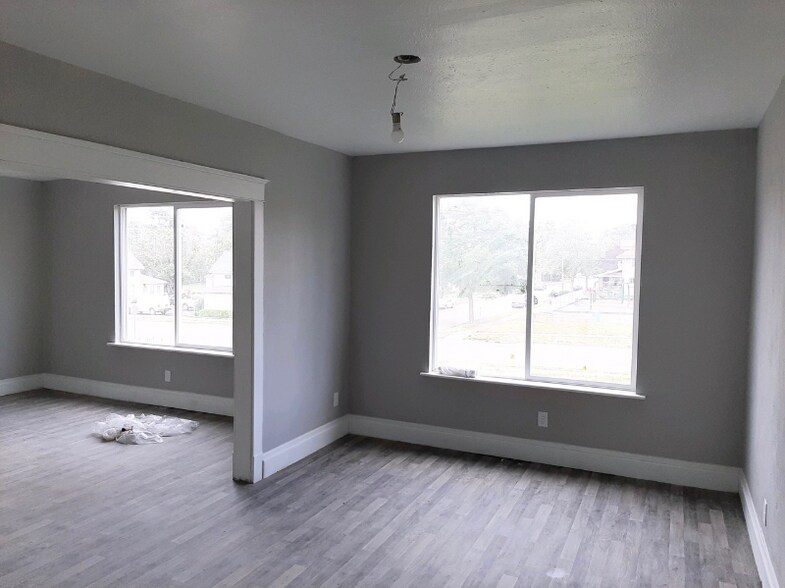 Building Photo - 509 W High St