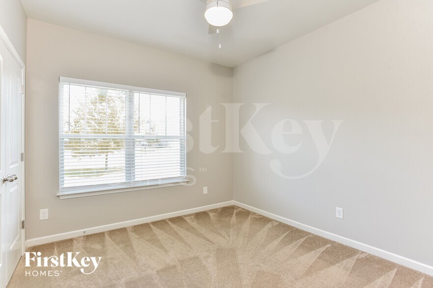 Building Photo - 1146 Cotillion Dr