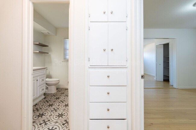 Building Photo - 6002 E 8th St N