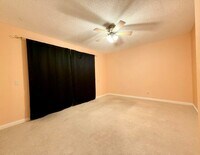 Building Photo - 304 Sun Terrace Ct