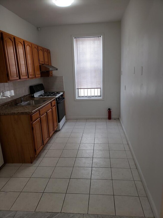 Building Photo - 1855 74th St