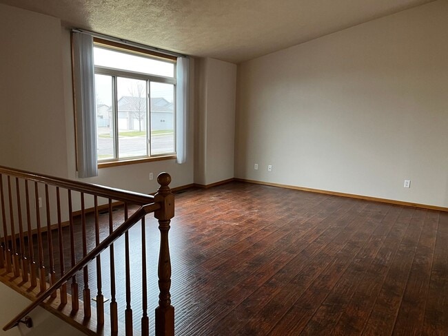 Building Photo - 5 Bed/2 Bath Rental Home on West Side!