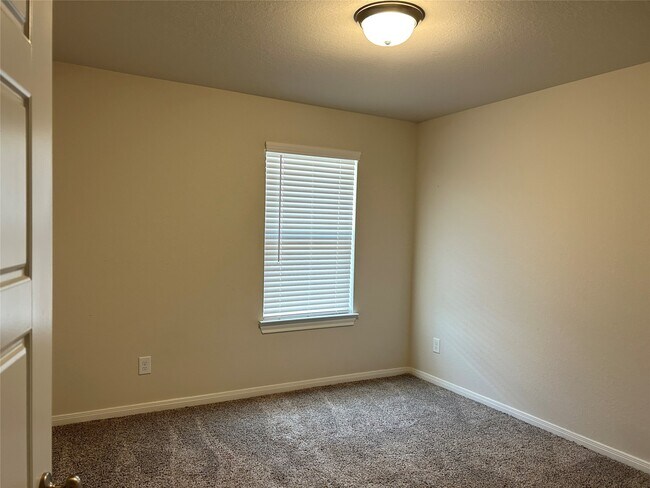 Building Photo - 4326 Pale Fox Ln