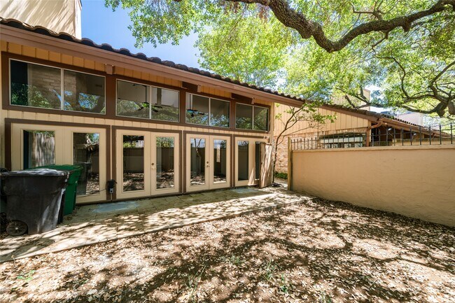 Building Photo - 5918 San Felipe St