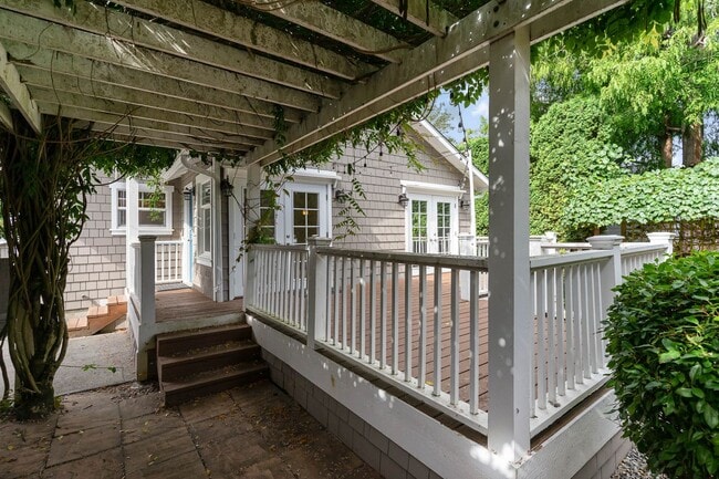 Building Photo - 3Bd/1.75Ba Kirkland Home