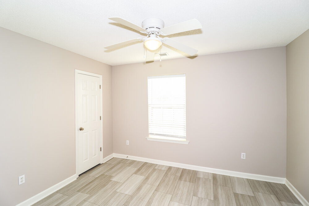 Building Photo - 145 Penny Ln