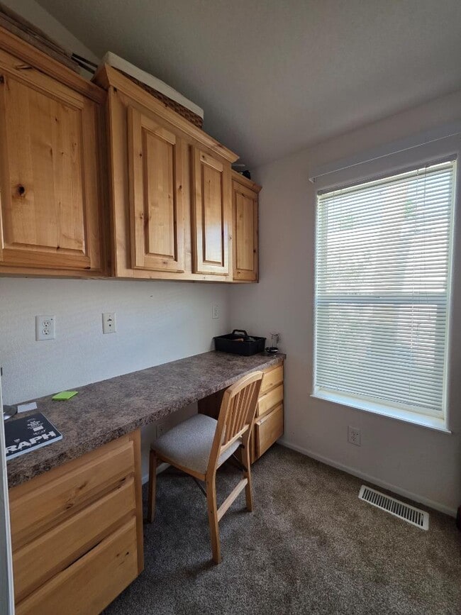 Building Photo - 5707 E 32nd St