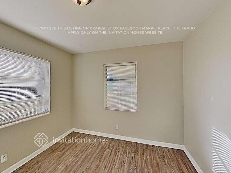 Building Photo - 1521 20th Ave N