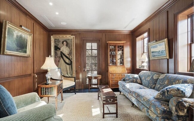 Building Photo - Georgetown East Village Perfection with PA...
