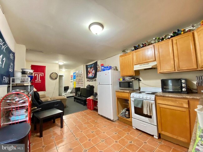 Primary Photo - 1437 W Norris St