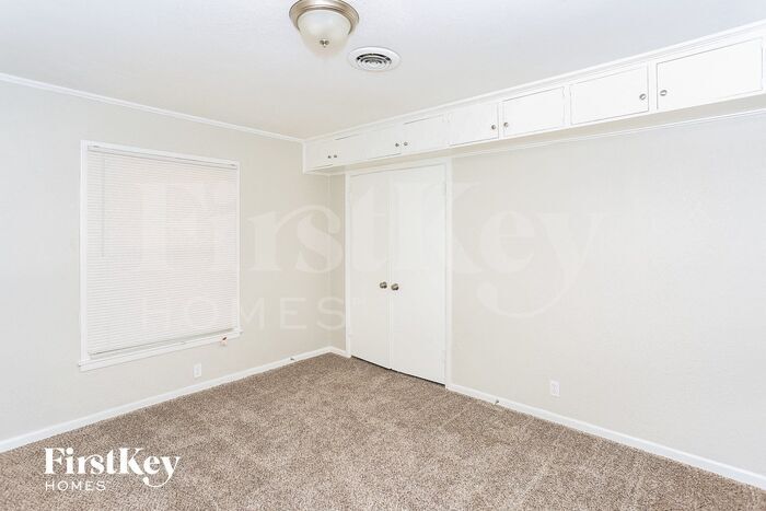 Building Photo - 1624 Oakland Blvd