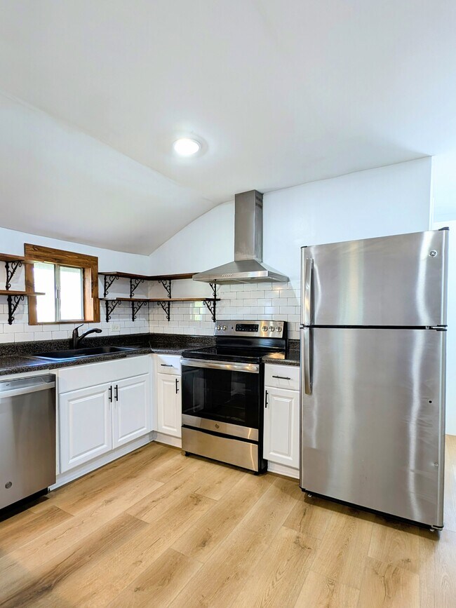 Building Photo - 520 48th St S