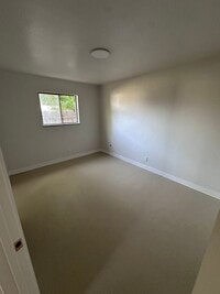 Building Photo - New renovated 3 Bedroom, 1 Bathroom Home w...