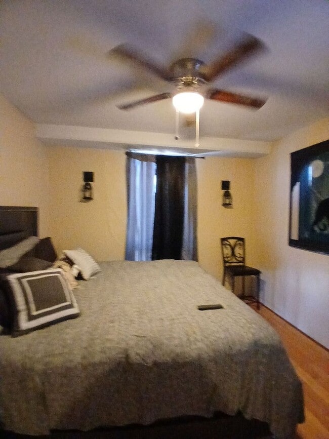 Building Photo - Premium 1-Bedroom in Gated Community: Move...