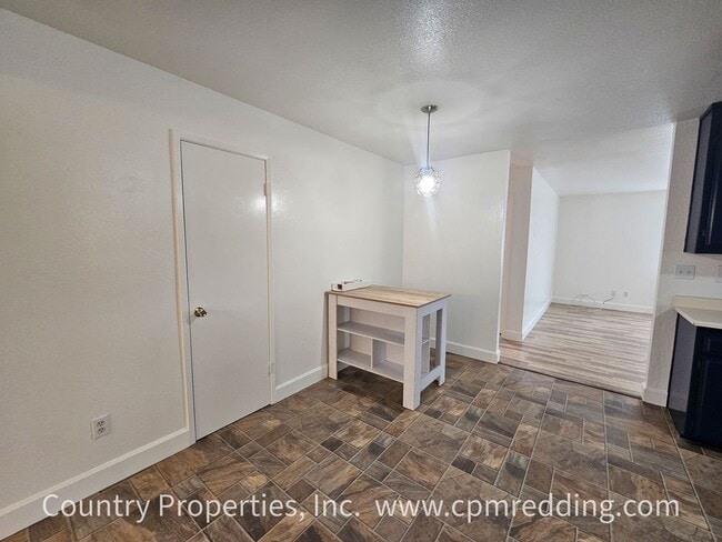 Building Photo - Spacious 3-Bedroom House with Gated Pool in Panorama Heights Coming Available Now!