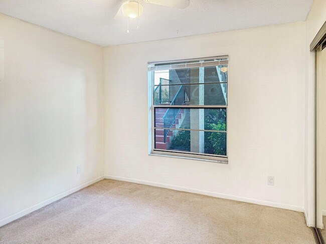 Building Photo - 6090 N Sabal Palm Blvd