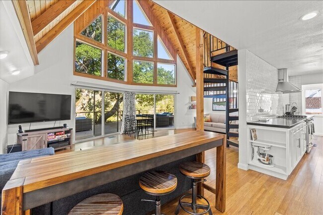Building Photo - 47 Geysers Rd