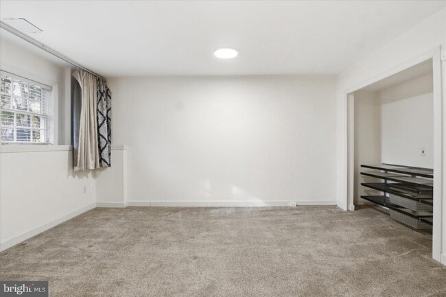 Building Photo - 901 Harrison Cir