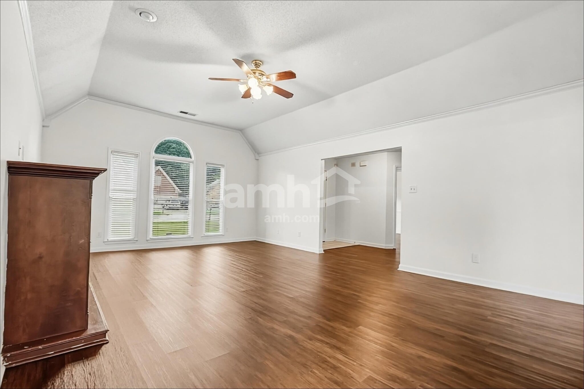 Building Photo - 1466 Far Dr
