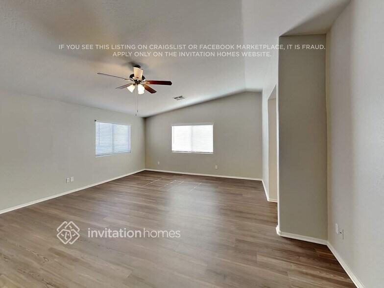 Building Photo - 12813 W Mauna Loa Ln