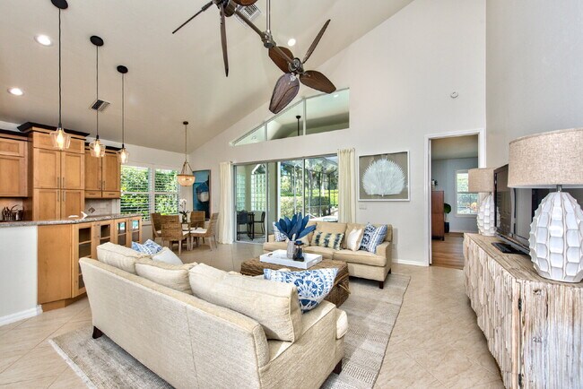 Building Photo - Pelican Marsh Pool home