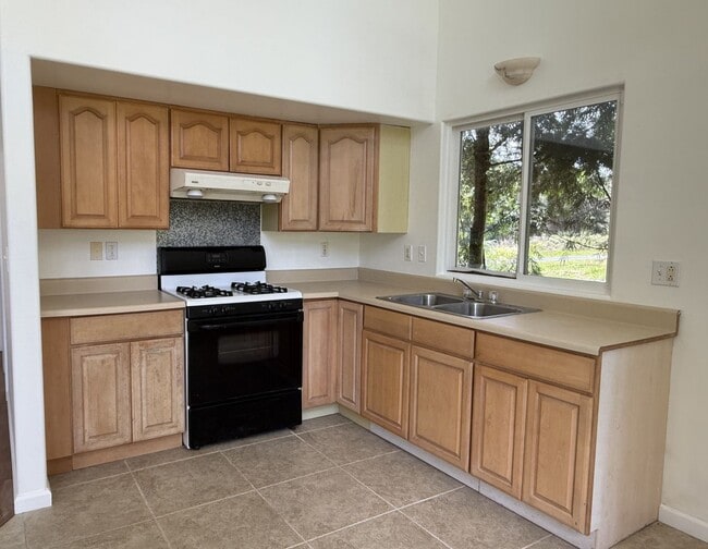 Building Photo - 3BR/2BA Home in Mt. View