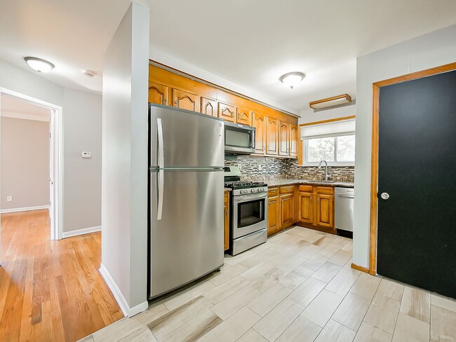 Building Photo - Charming 3-Bedroom Ranch in the Heart of Garden City