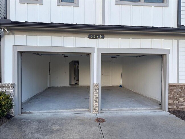 Building Photo - 5620 Flint Ln