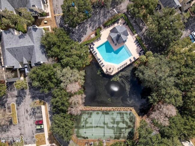 Building Photo - 13703 Richmond Park Dr N