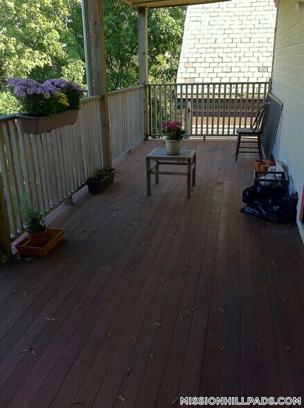 Building Photo - 100 Calumet St