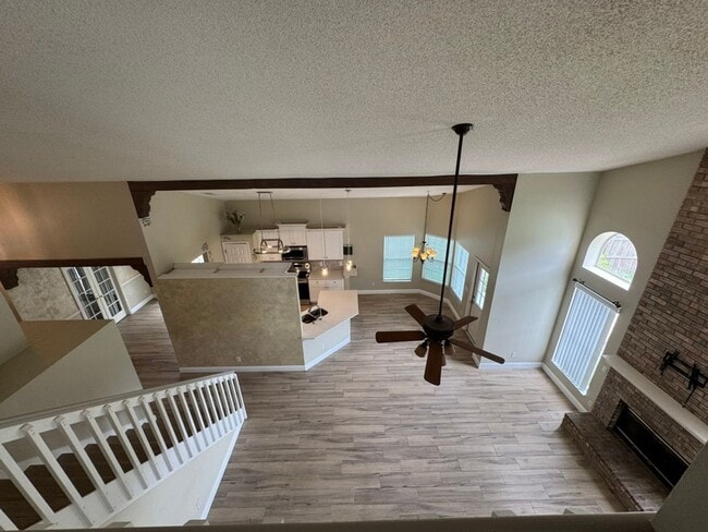 Building Photo - Stunning 4 Bedroom Home Available Now! ***...