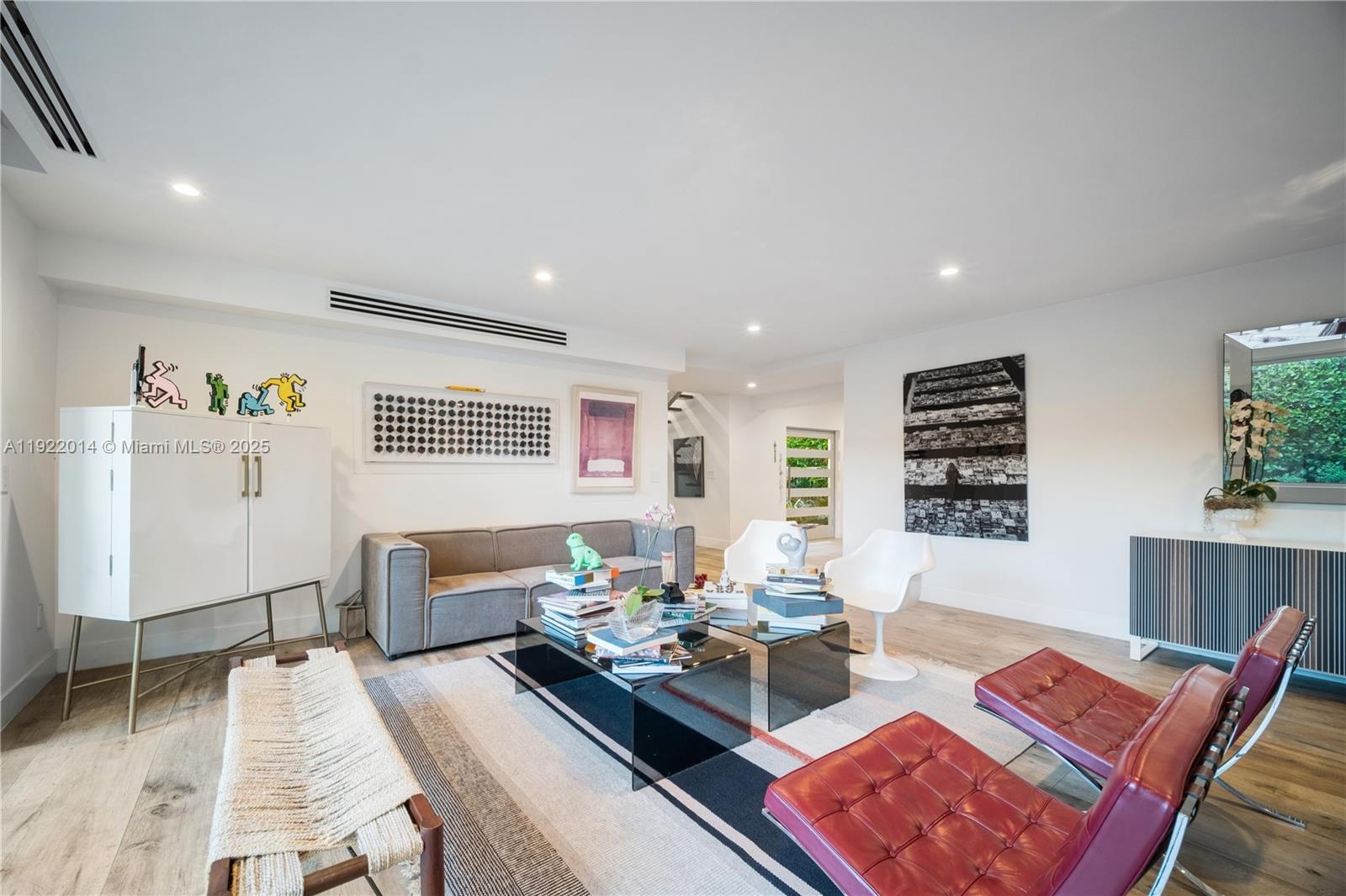 Building Photo - 79 Shore Dr W