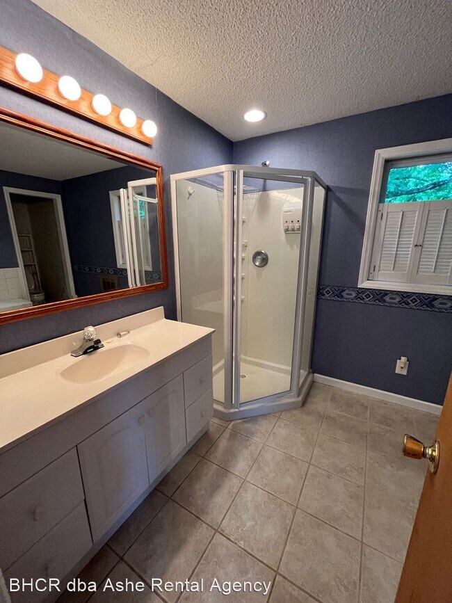 Building Photo - 2 br, 2 bath House - 326 Monticello Dr