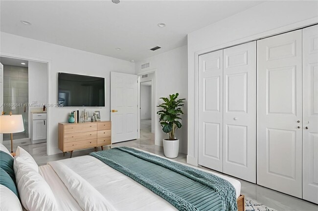 Building Photo - 2924 NW 58th St