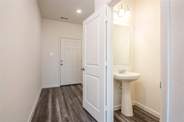 Building Photo - 2109 Prairie Ln