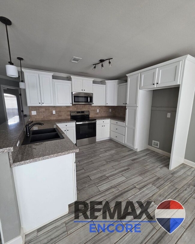 Building Photo - Sorry No Smoking/Vaping and Pets Permitted with Restrictions