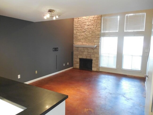 Building Photo - 6703 Old Quarry Ln