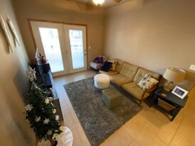 Building Photo - 1203 Thurston St