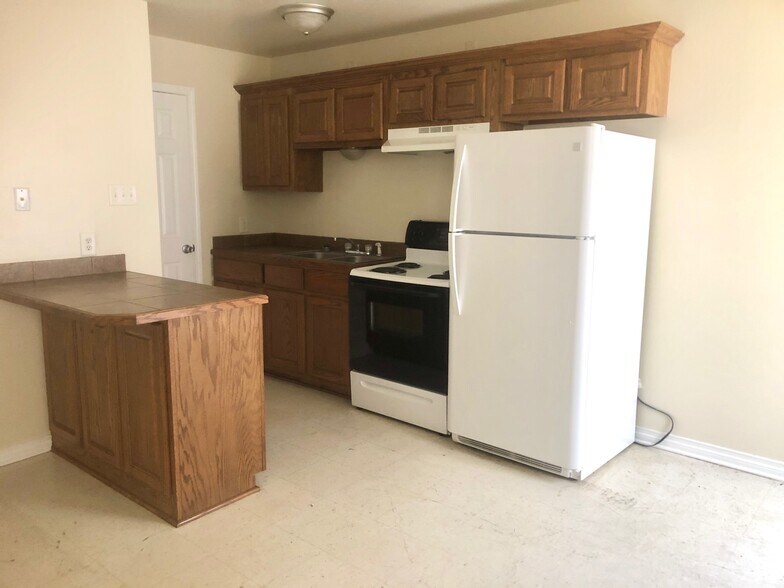 Building Photo - 44068 S Baptist Rd