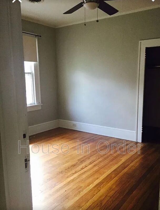 Building Photo - 127 Flint St