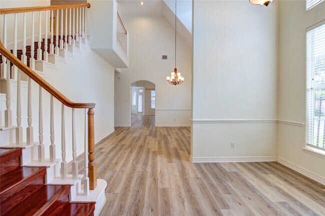 Building Photo - 2915 Monet Dr