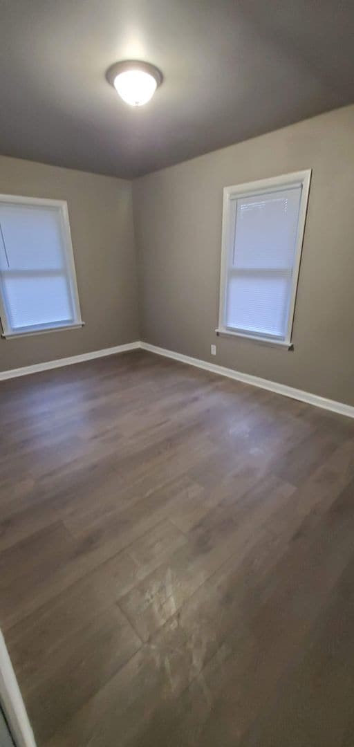 Building Photo - Spacious 4 Bedroom Home with Fenced Yard