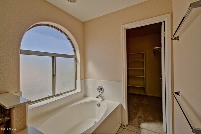 Building Photo - 9649 E Friess Dr