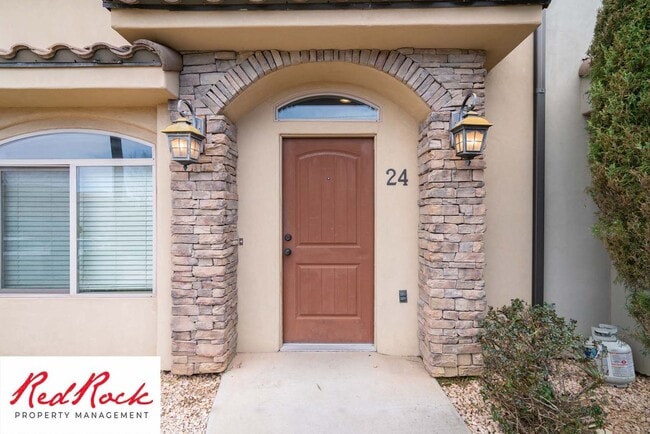 Building Photo - Beautiful Southgate Townhome!